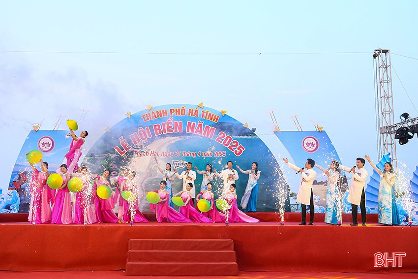 Khai trương mùa du lịch biển Thạch Hải